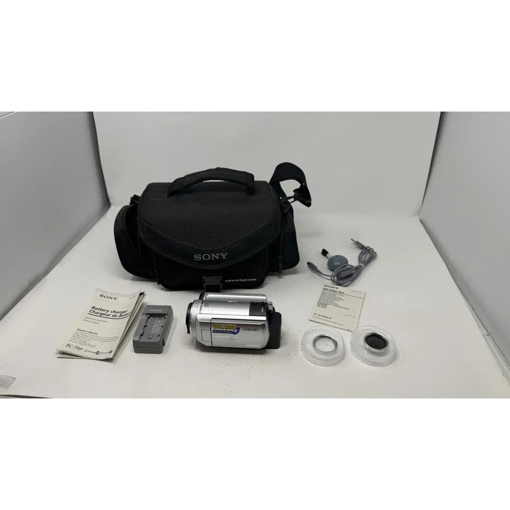 Sony Handycam DCR-SR40 Mini DV Camcorder 30 GB. With Charger, Case & Lens Filter